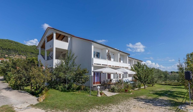 Beautiful apartment in Banjol with WiFi