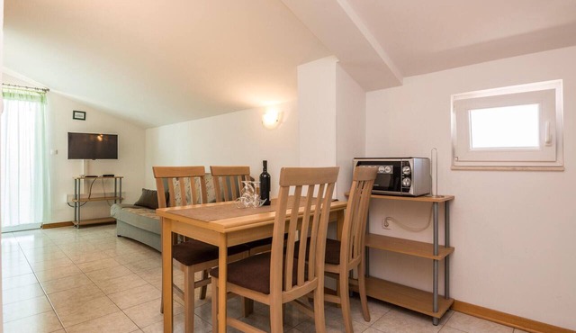 Beautiful apartment in Kozino with house sea view