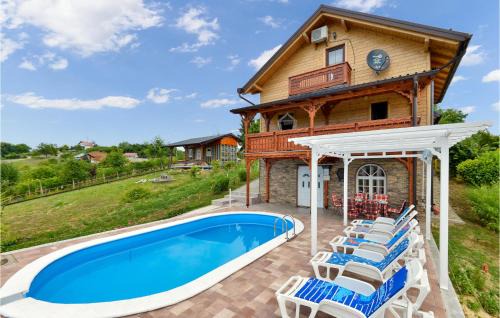 Beautiful Home In Donja Zelina in Donja Zelina