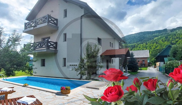 Beautiful home in Jasenak with sauna