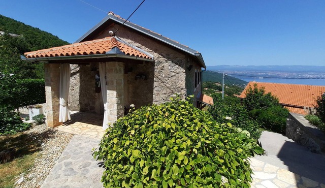 Beautiful home in Lovran with WiFi