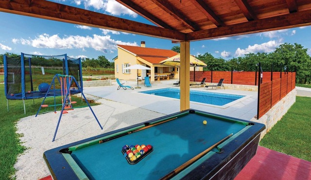 Beautiful home in Sarici