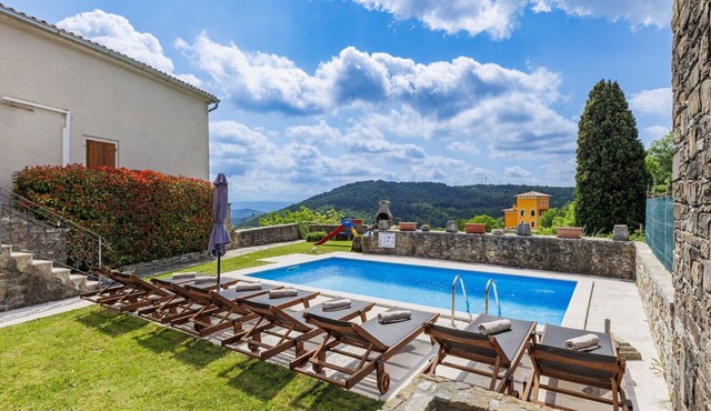 Beautiful private villa with private pool, internet, A/C, TV, terrace, pets allowed, panoramic view