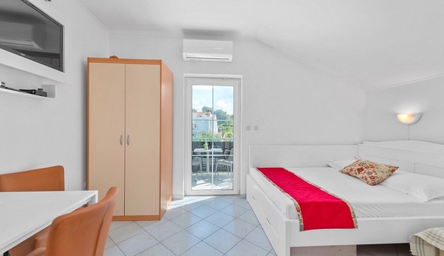 Charming Beachfront Abode for 2 in Sveti Filip i Jakov