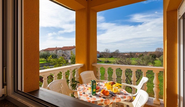 Charming flat with baby cot, private balcony, barbecue, WiFi