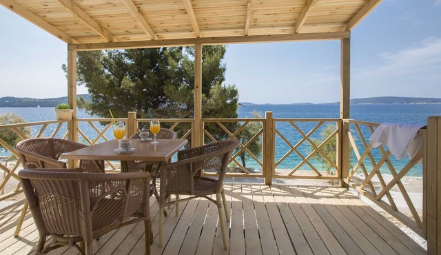Comfortable chalet with 2 bathrooms, Trogir at 6km