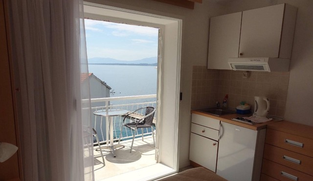 Comfortable studio apartment with sea view