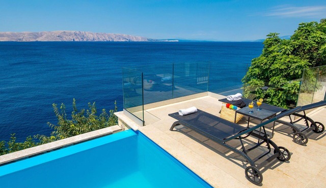 Cosy apartment for 2 guests with pool, WIFI, A/C, TV, terrace and pets allowed