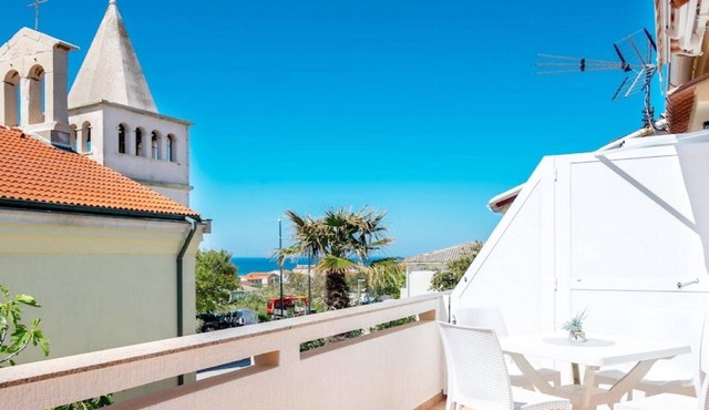 Cozy Apartment for 5 near the Sea