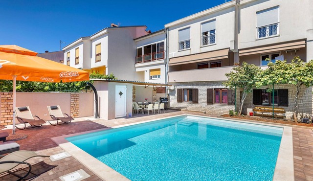 Cozy apartment in Pula