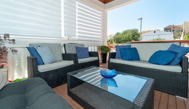 Cozy apartment in Sali with WiFi