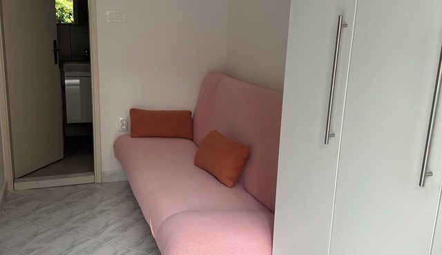 Cozy Makarska Studio: One block from the marina