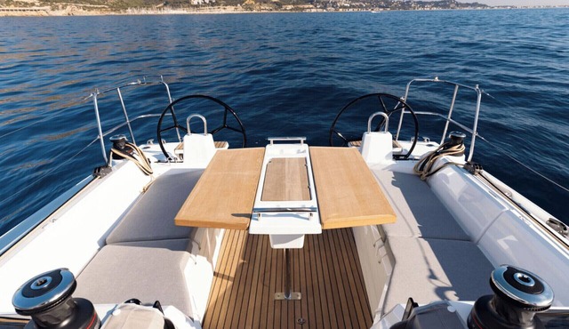 Dubrovnik Delight: A Sun-Kissed Sailing Experience