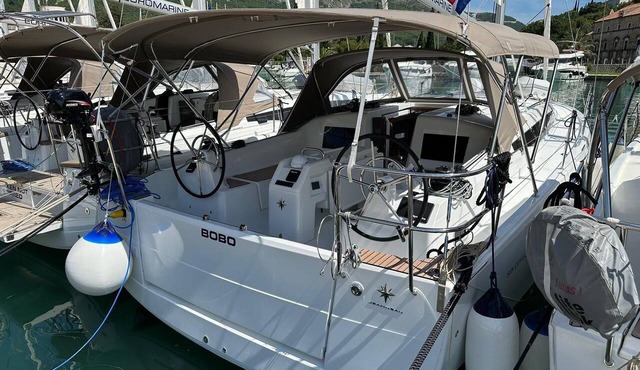 Dubrovnik Delight: A Sun-Kissed Sailing Experience