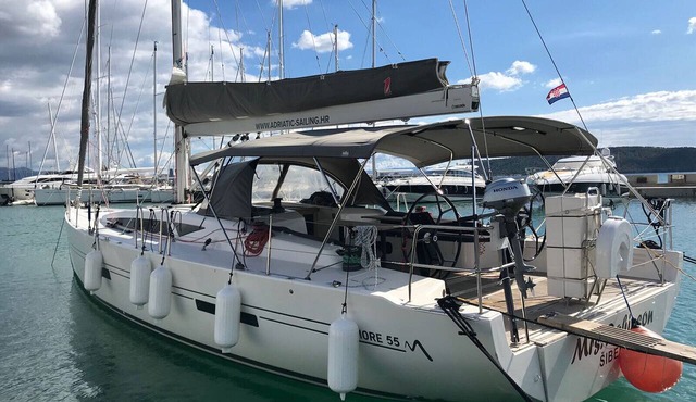 Dubrovnik Delight: Sun-soaked Sailing Adventure