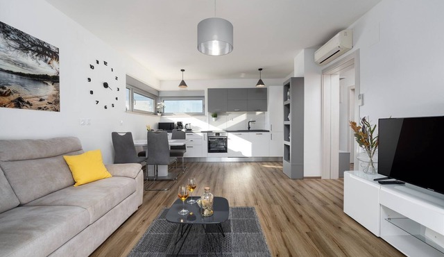 Exclusive apartment just 50 metres from the marina and only 300 metres from the beach