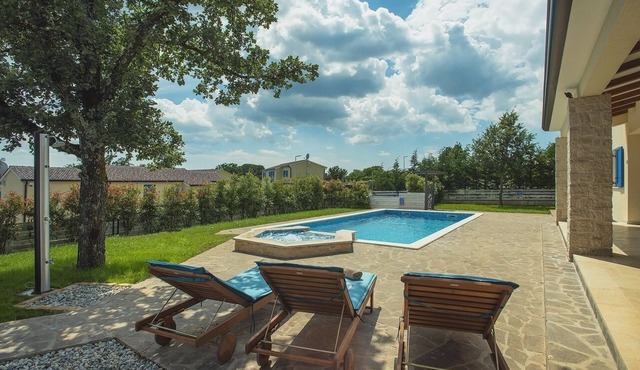 Fantastic finca with large pool, outdoor sauna