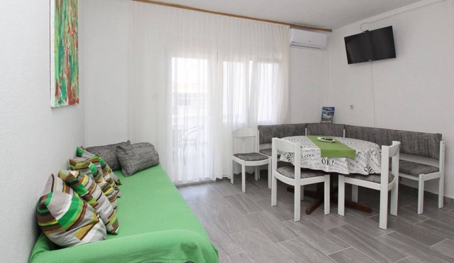 Fantov Zarok A4 br.3 by Interhome