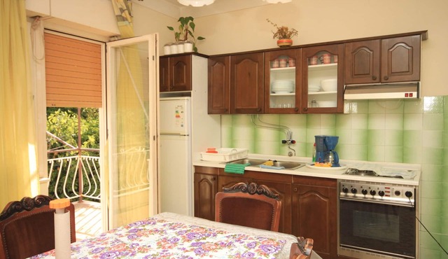 Four-room apartment with terrace and sea view Kali, Ugljan (A-8203-a)