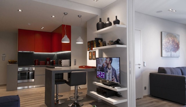 Fully Renovated Luxury apartment 10min walk from Acropolis and 5' min from Metro in Athina