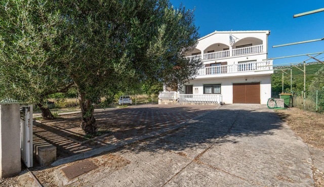 Gorgeous apartment in Krusevo with WiFi