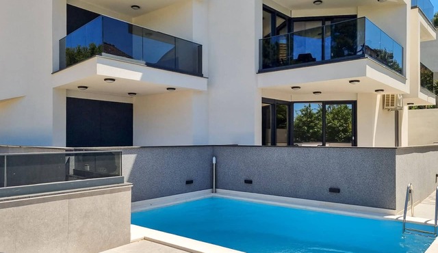 Gorgeous apartment in Vrboska with house sea view