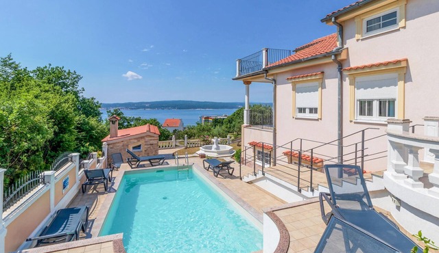 Gorgeous home in Dramalj