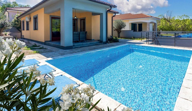 Gorgeous home in Gostinjac