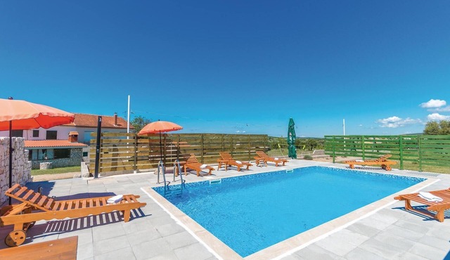 Gorgeous home in Donje Rastane in Donje Rastane