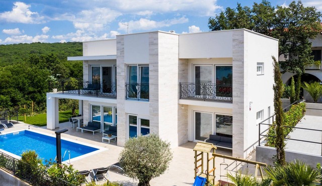 Gorgeous home in Klimno