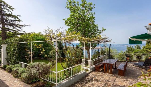Gorgeous home in Omisalj with WiFi