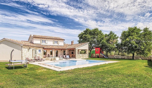 Gorgeous home in Valtura