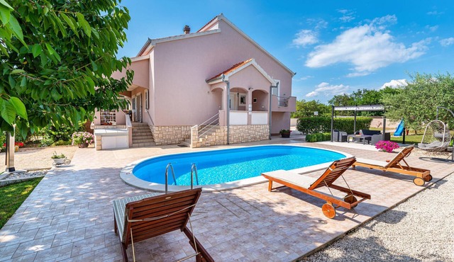 Gorgeous home in Zadar
