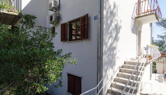 Guest House Sobra 38 - Double Room with Private Bathroom 2
