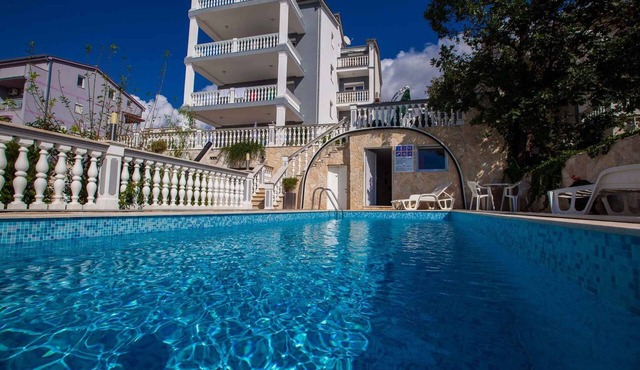 Holiday apartment with pool