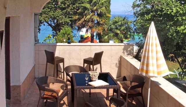 Holiday apartment with terrace and air conditioning