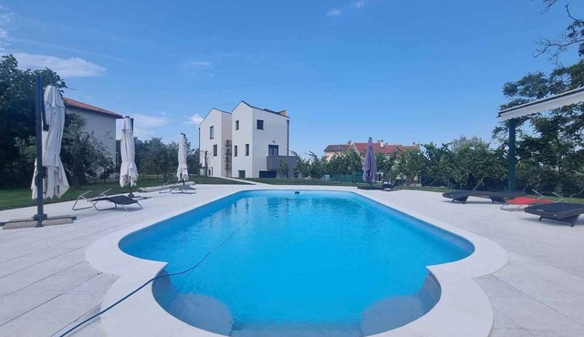 Holiday apartment with air conditioning and outdoor pool