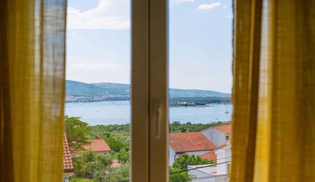 Holiday apartment with sea view