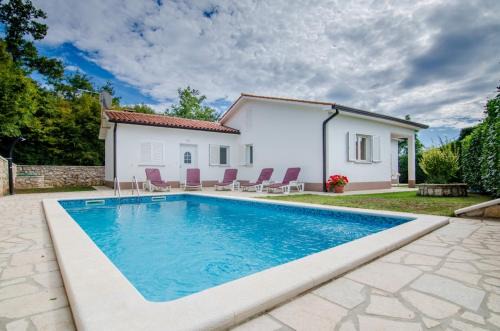 Holiday Home Mia by 22Estates