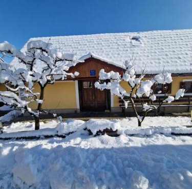 Holiday house Vuketich Hills - Welcome drink, free parking, Wi-fi