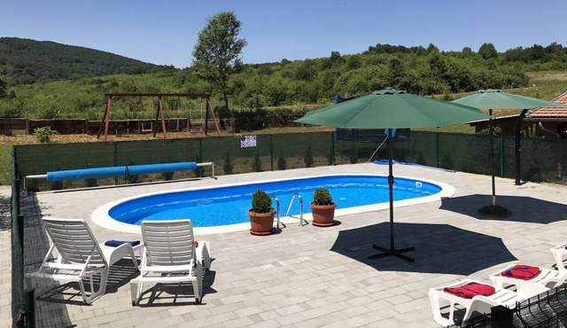 Homerez - Appartement 15 km away from the slopes for 2 ppl. with shared pool