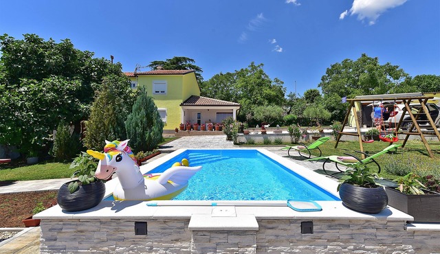 House 2065/32772 (Istria - Žminj), 20000m from the beach