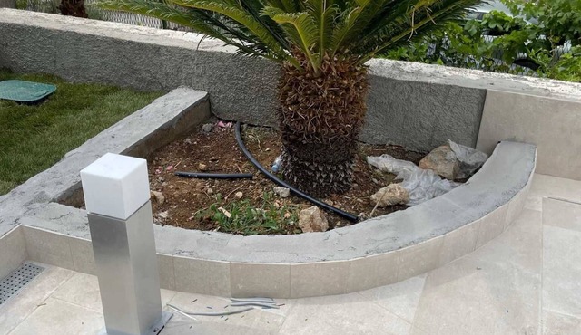 House Dalma with pool and parking