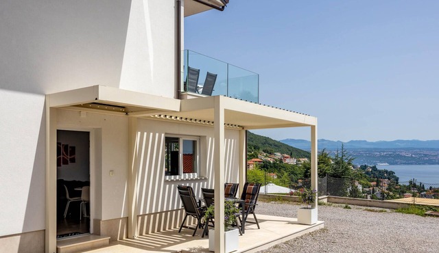 Lovely apartment in Icici with house sea view
