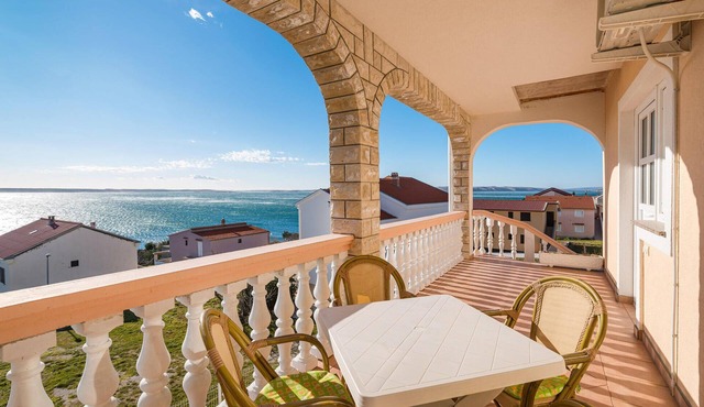 Lovely apartment in Rtina with WiFi