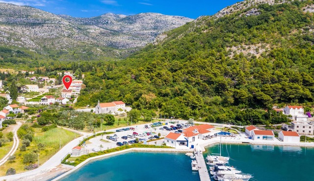 Lovely apartment in Slano with WiFi