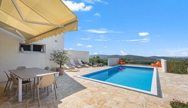 Lovely home in Jarebinjak