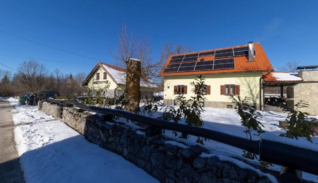 Lovinac Spa by Režek Three bedroom villa with pool and hot tub