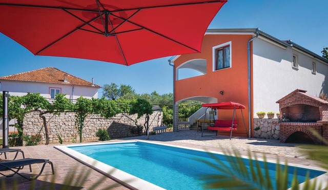 Luxurious home in Kraj