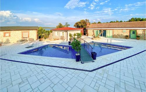 Luxurious Home In Nerezine With Wifi